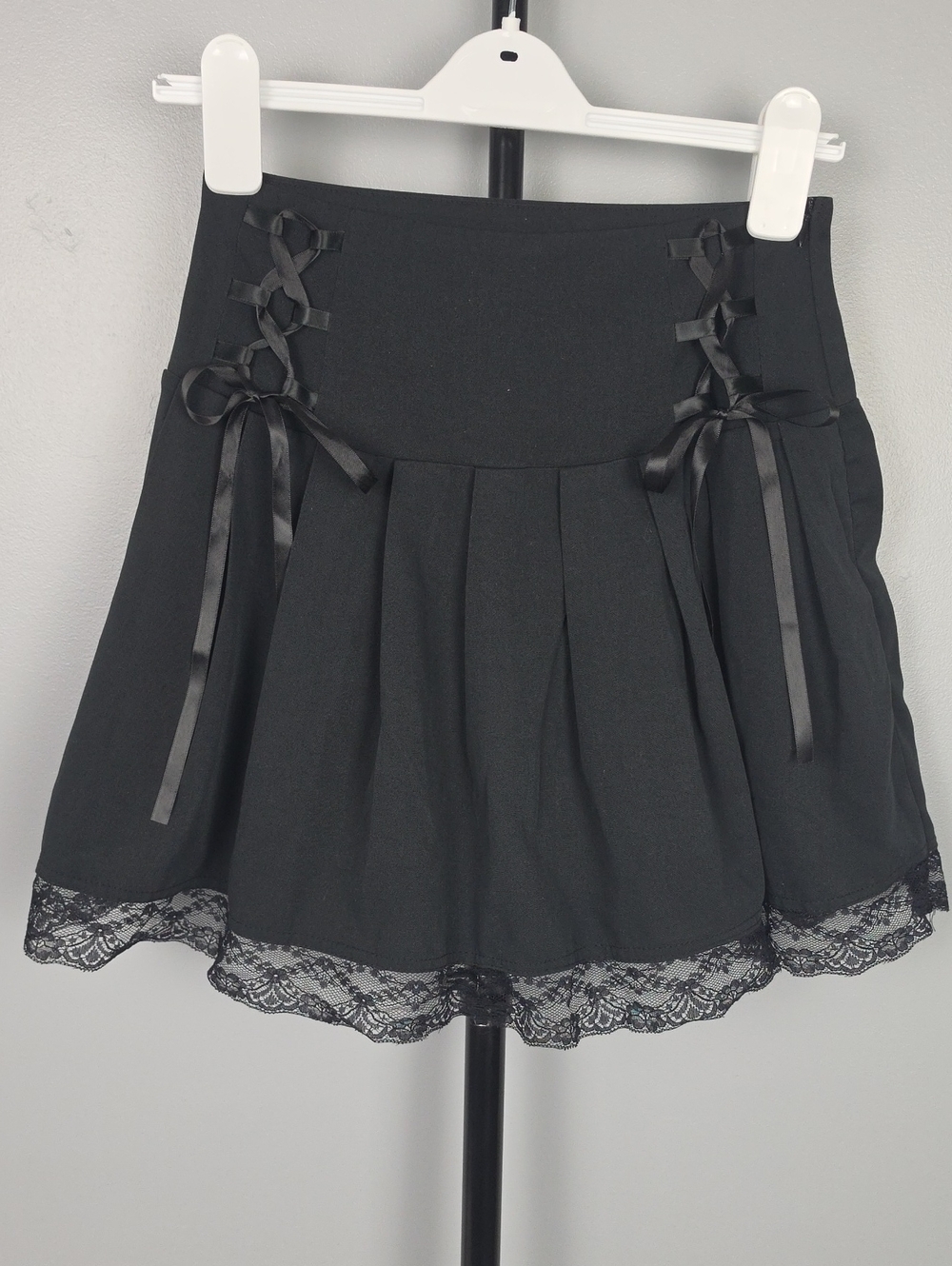 ROMWE Black Lace Up Pleated Mini Skirt Size XS